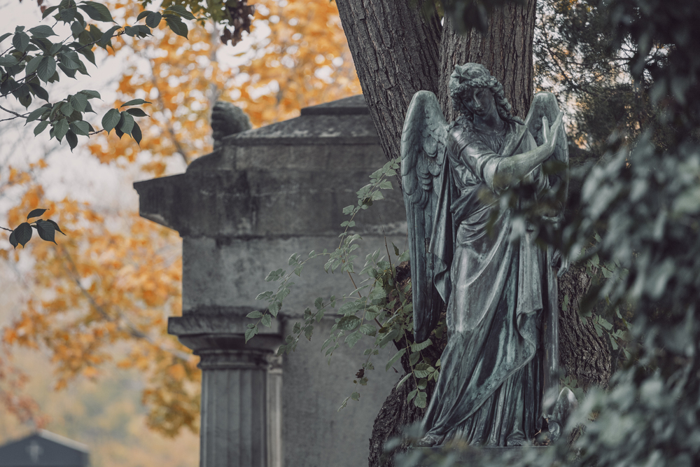 Statue eines Engels am Friedhof / Erzdiözese Wien/ Stephan Schönlaub, Stephan Schönlaub Statue eines Engels am Friedhof