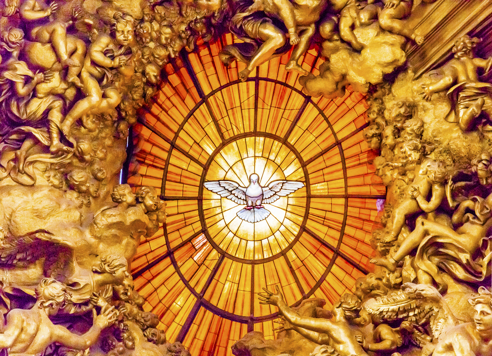 Der Heilige Geist in der St. Peters Kathedrale in Rom.  / iStock/ bpperry,William Perry 2017Northwest Trade Photos, 4330 157th PL SE, Bellevue, WA 425-957-4593, nwtradephotos@yahoo.com, bpperry Der Heilige Geist in der St. Peters Kathedrale in Rom.