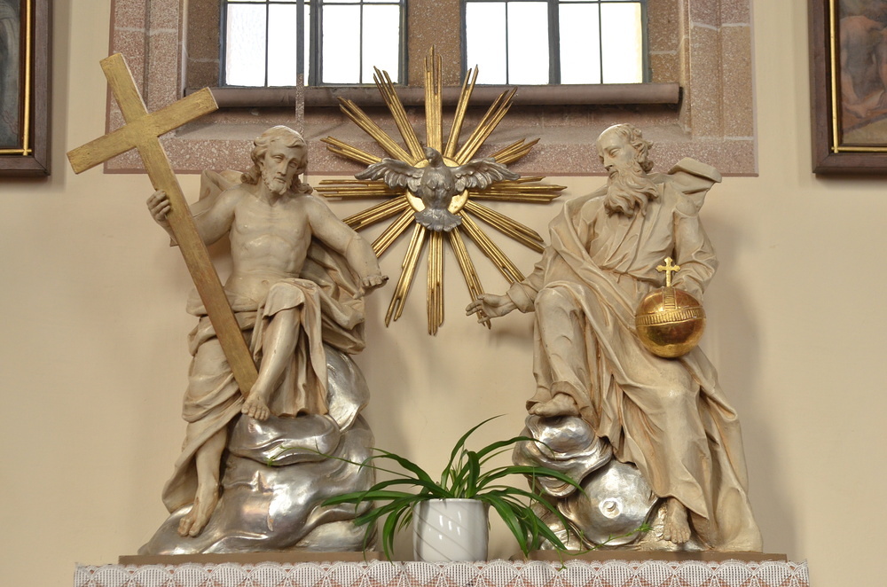 Dreifaltigkeitsdarstellung in Siebenhirten / https://medien.markus-goestl.at                         Dreifaltigkeitsdarstellung in Siebenhirten